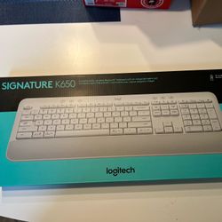 Logitech K650 White Keyboard Wireless