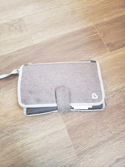 Munchkin Portable Diaper Changing Station