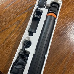 CELLULAR AND CÁMARA TRIPOD 62 Inches Extended