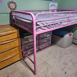 Loft Bed. Pink.