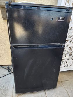 Mini fridge