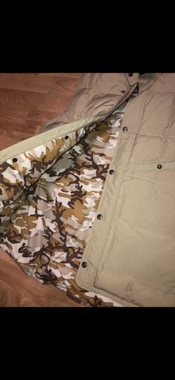 Quicksilver men’s vest, size large. New with tags. Originally $150