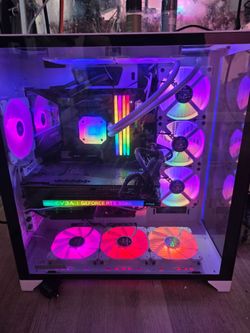 Gaming pc and 2 monitors set up complete