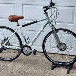 700c Specialized hybrid bike 