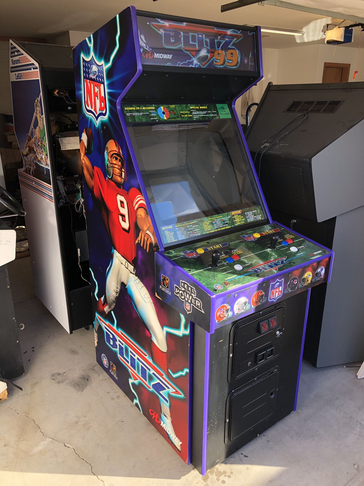 NFL Blitz ‘99 Arcade Machine - Excellent Condition