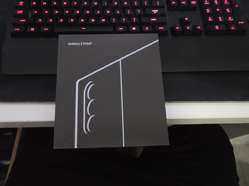 Black FOLD 7 for Trade 1 Month Old 