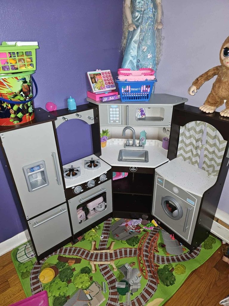 Toy Kitchen Set