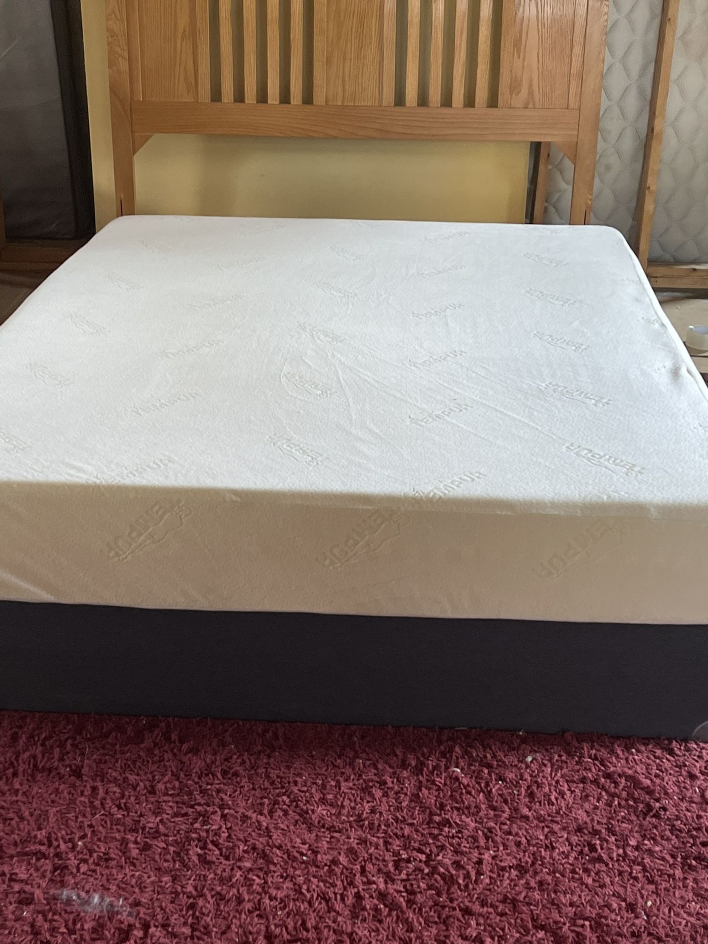 USED QUEEN SIZE TEMPER PEDIC MEMORY FOAM MATTRESS WITH BOX SPRING DELIVERY AVAILABLE