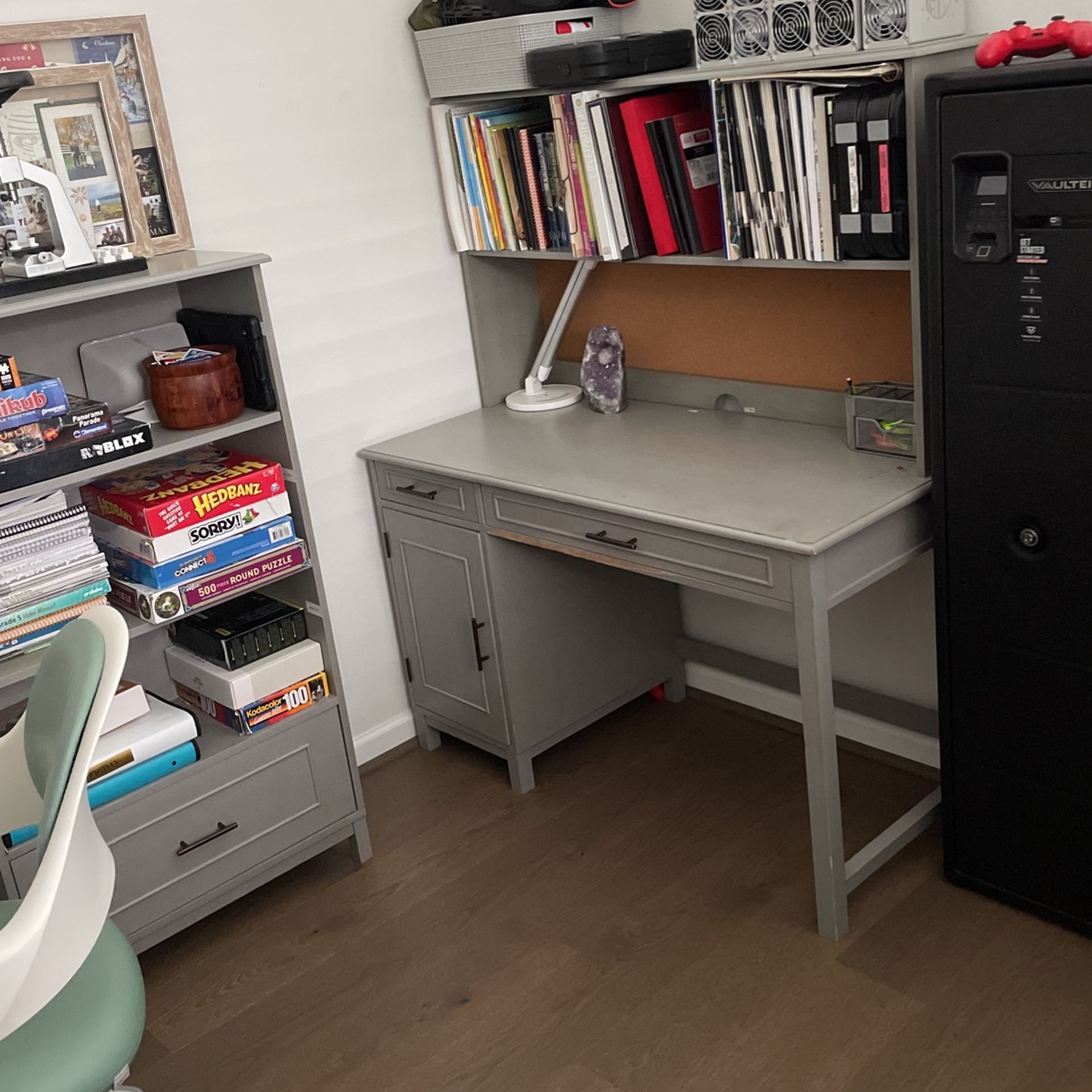 Teen Office Desk And Book Shelf