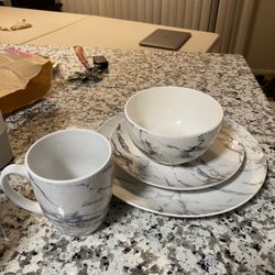 Marbel Dishes (glass)