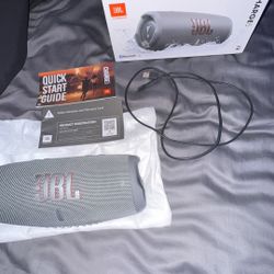 JBL Charge 5