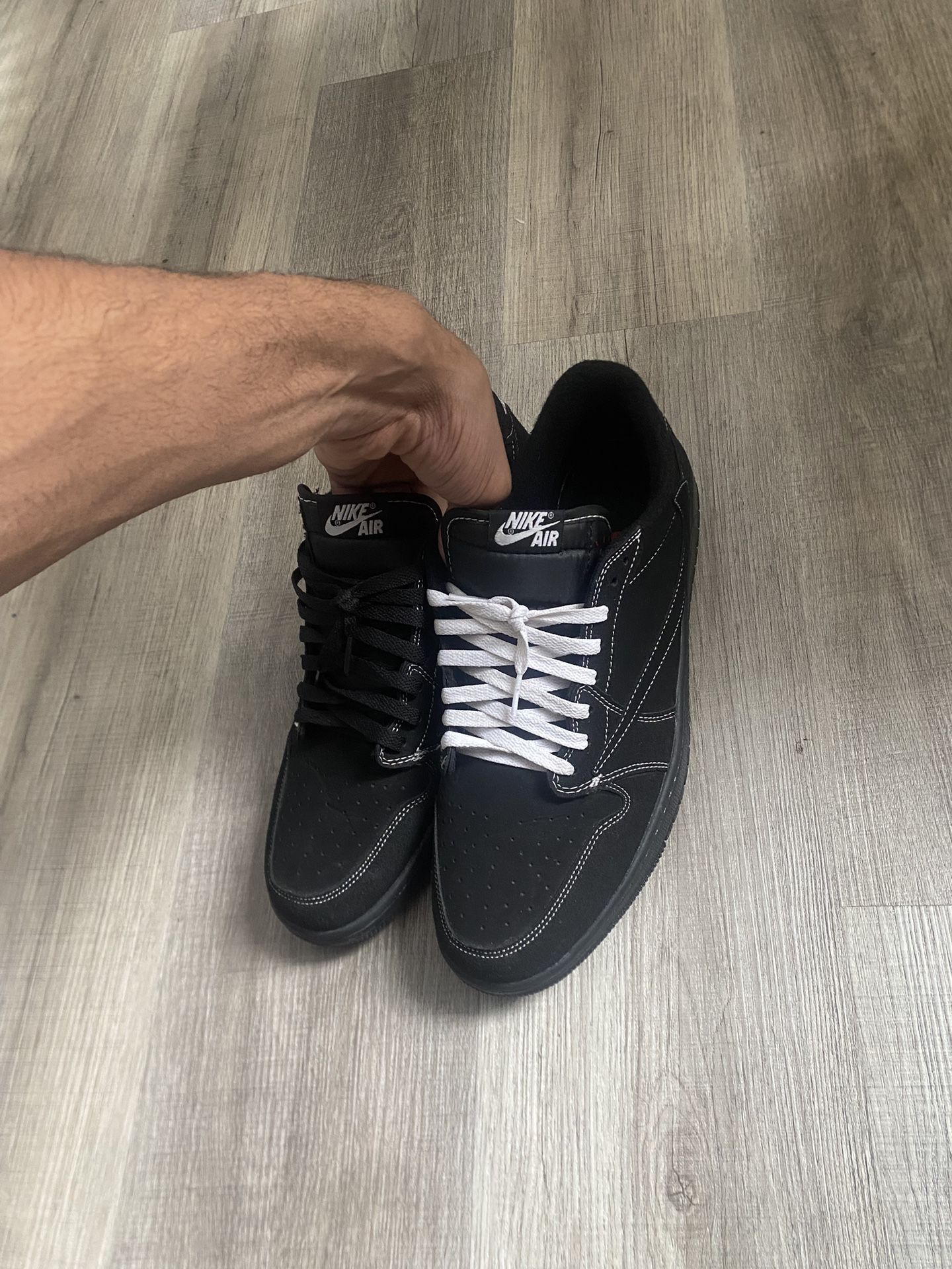 Travis Scott’s Jordan 1 Black Phantom