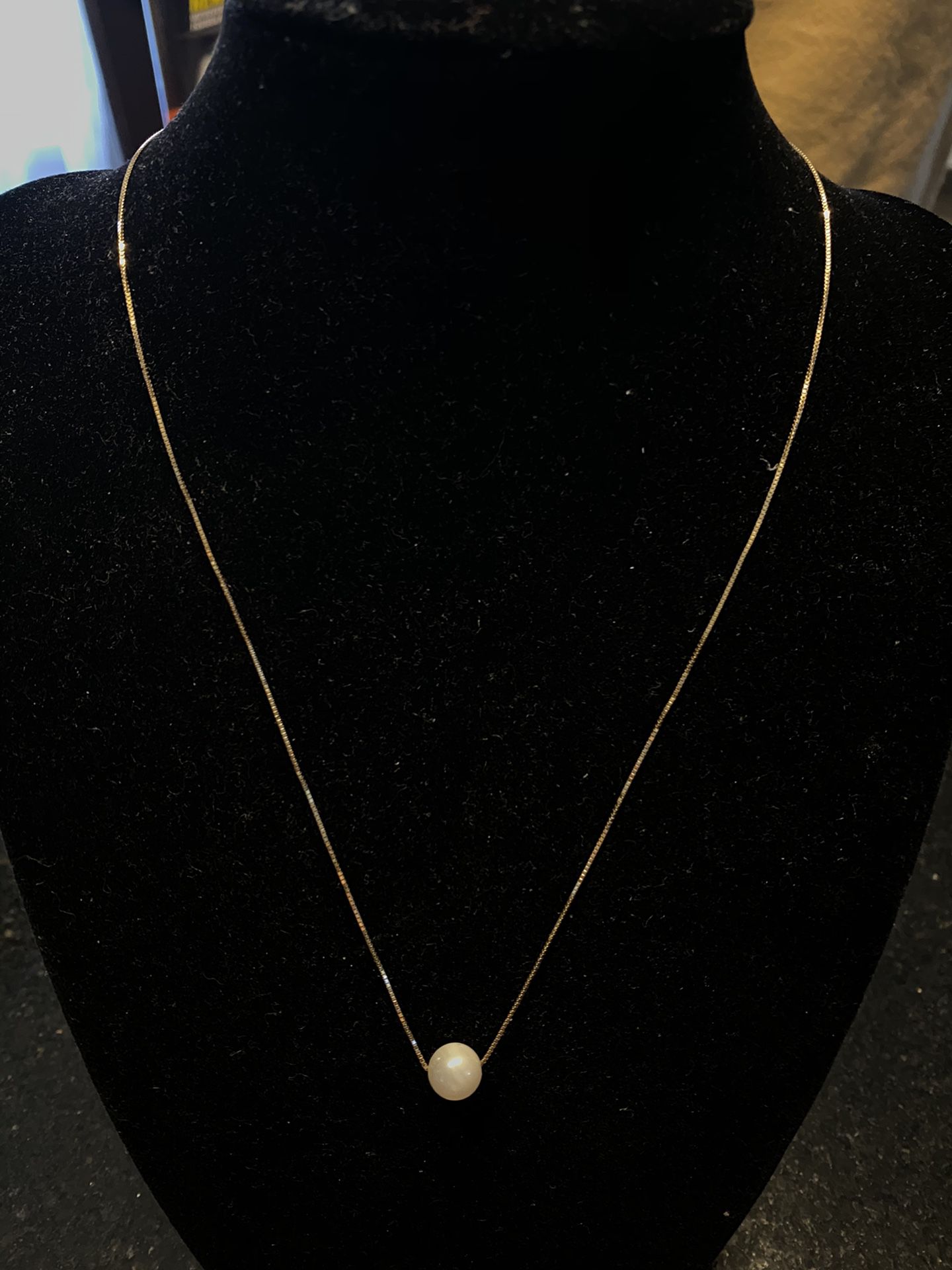 10k gold genuine pearl chain. 16 inches