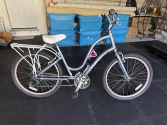Gray Electra Townie 21D Cruiser Bicycle
