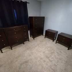 Bedroom set