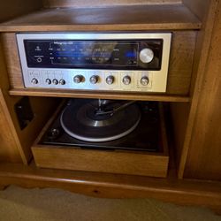 Vintage 1970’s Magnavox Dry Sink Stereo Cabinet with Turn Table 