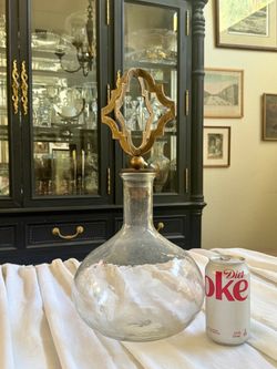 Glass Decanter with Gold Quatrefoil Stopper