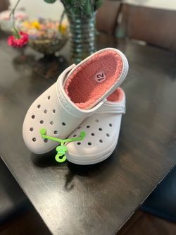 Classic lined clog size 12 pink