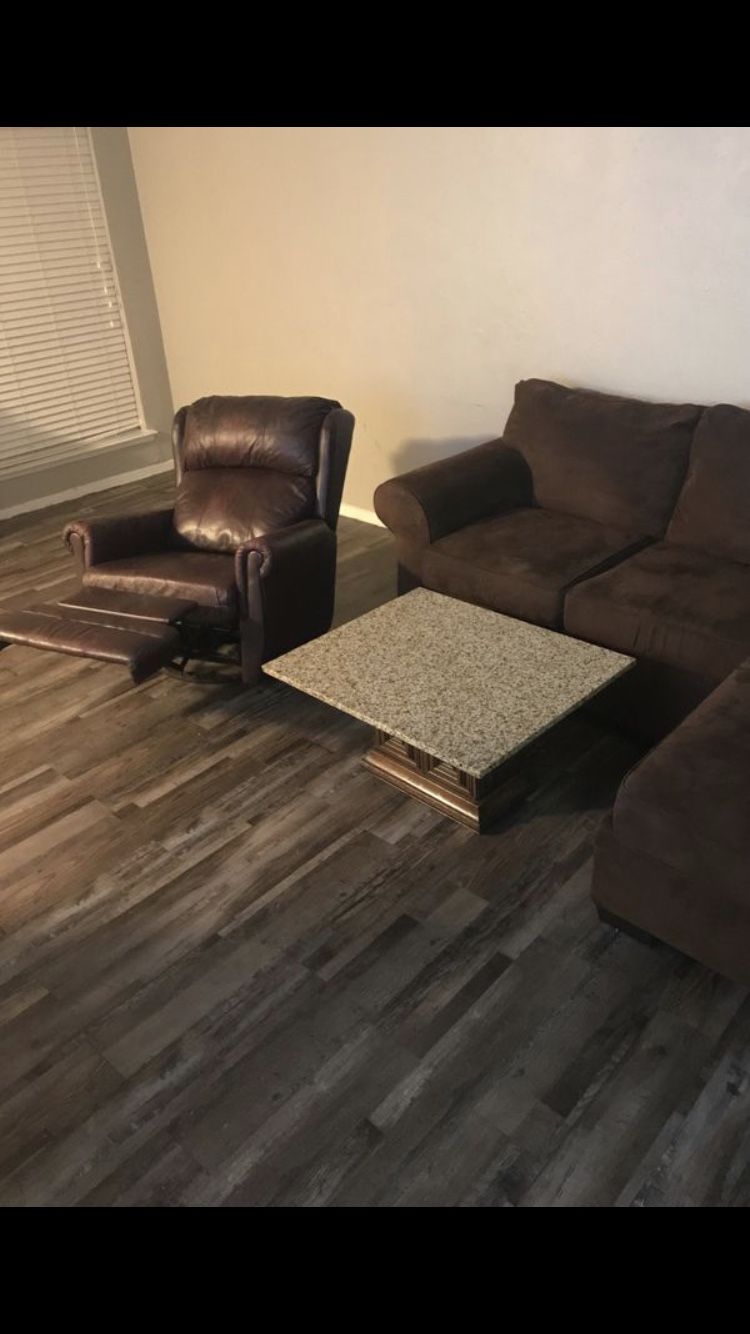 L sectional couch& recliner