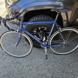 Cannondale R500 Road Bike 
