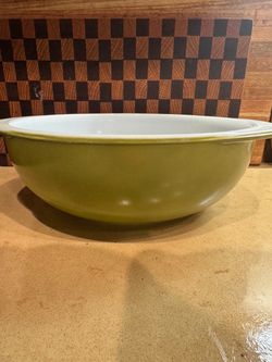 Vintage Pyrex 024 2qt Avocado Green Round Casserole Dish