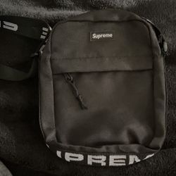 SS18 Supreme Shoulder Bag