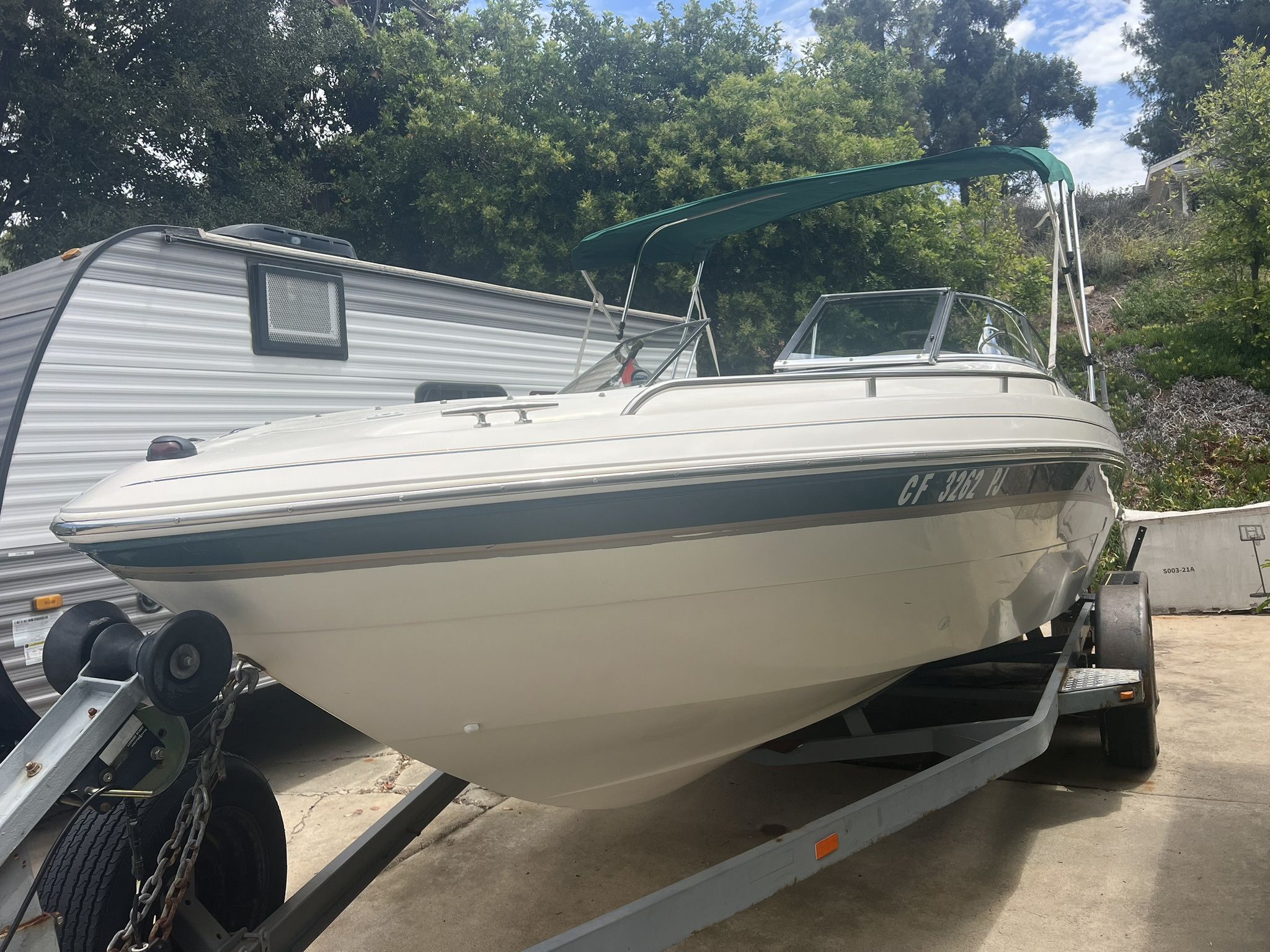 2004 Monterey 21ft Speed Boat