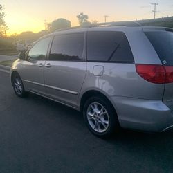2006 Toyota Sienna