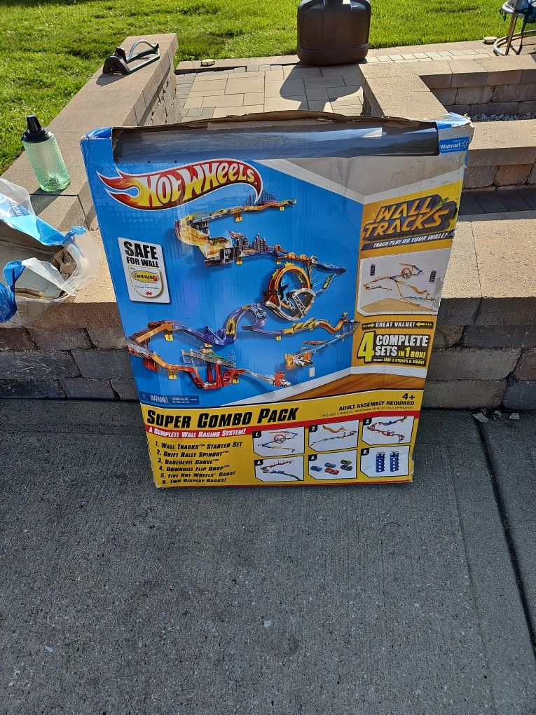 Hot Wheels Wall Track