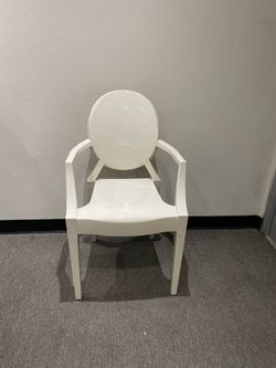 Modern White Plastic Chair