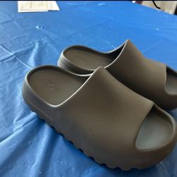 yeezy slides kids size 6