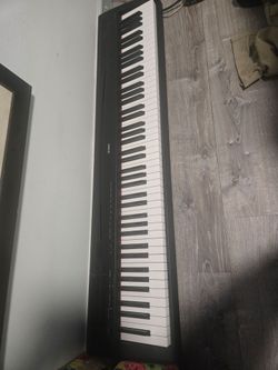 Yamaha P-85 digital keyboard