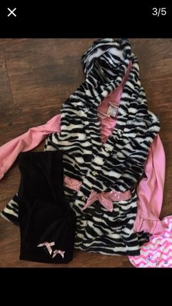 3 piece outfit $8 size 4