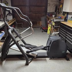 PRECOR  ELLIPTICAL TRAINER 