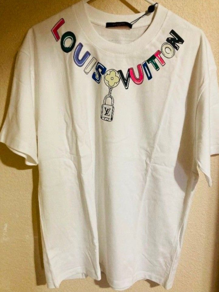 Louis Vuitton T Shirt M And L Available
