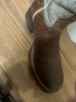 Size 8 1/2 D 10 Hall boots