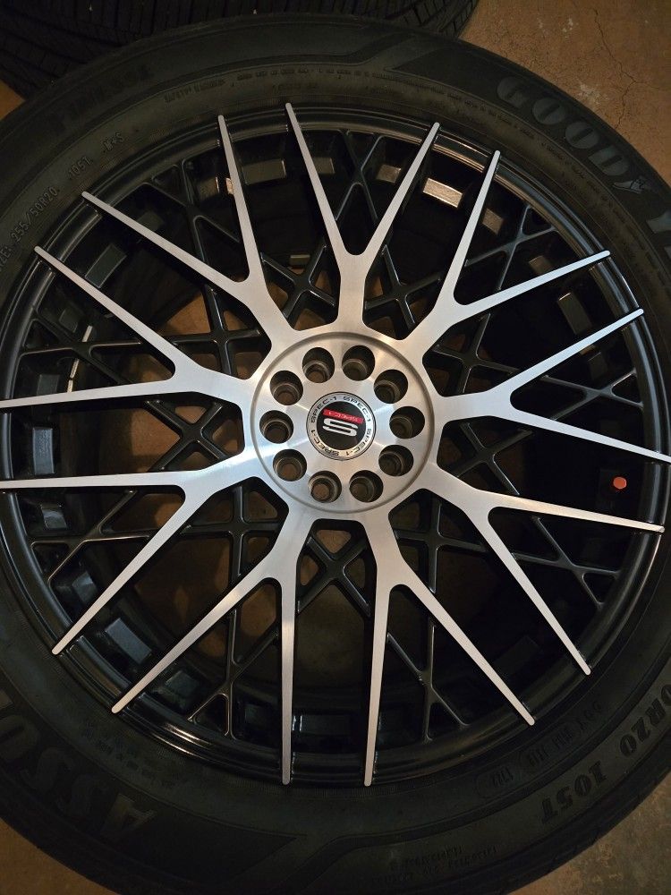 2 Tone Premiun 20'Universal Rims With Tires