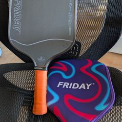 Friday Fever 102 pickleball paddle - like new with cover