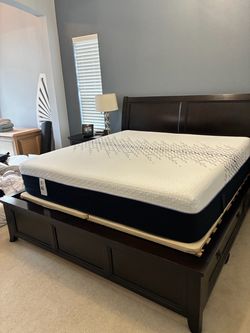 Like New Nectar Classic Hybrid King Mattress