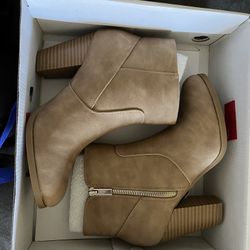 Tan/Beige Ankle Boots
