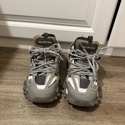 Grey Tracks Size 8