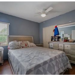 Bedroom set For Sale 