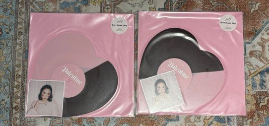 Laufey valentine Vinyl Brand New Couple Set Record
