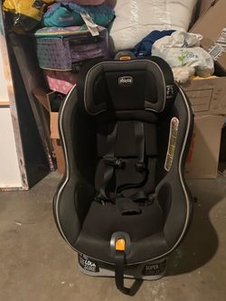 Chicco NextFit Zip Convertible Car Seat - Carbon