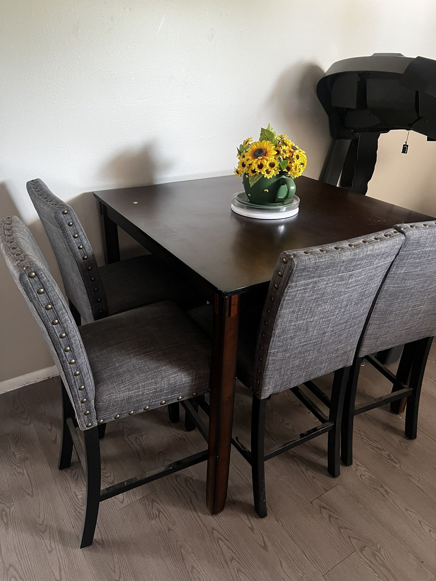 Kitchen Table And Chairs
