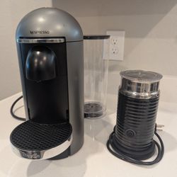 Coffee maker NESPRESSO Vertuo Plus 