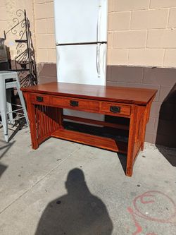 Arts And Crafts Industries Oak 3-drawer Desk 