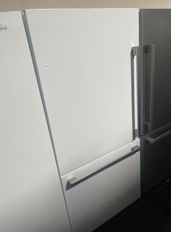 Hisense Bottom Freezer White Refrigerator Fridge
