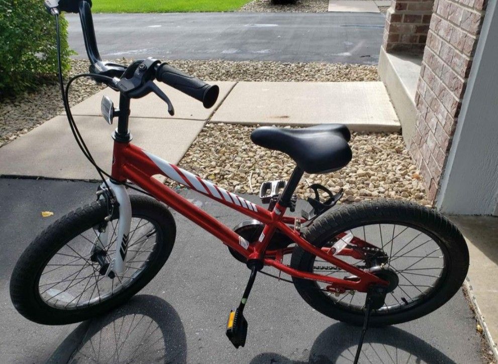 BOYS BIKE