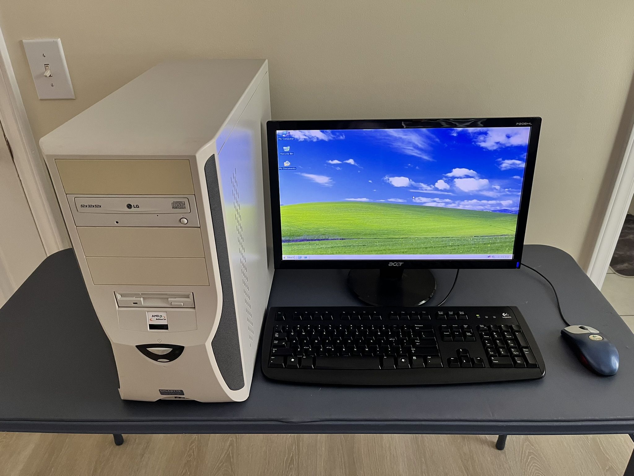 Vintage Gigabit AMD Desktop System. 1.84 GHz AMD Athlon XP 2500+. 120 GB HDD. 1 GB Ram